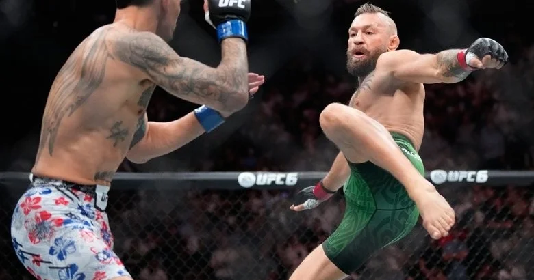 Макгрегор проиграл Холлоуэю в своем первом за пять лет поединке в UFC