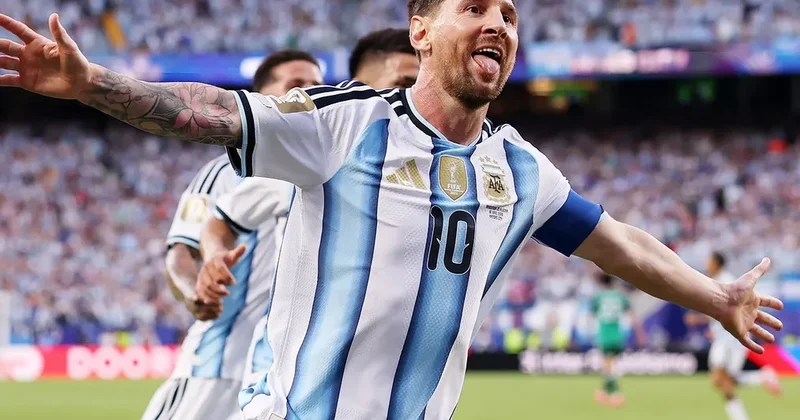 Messi formasını Roberto Baccoya hədiyyə edib FOTO