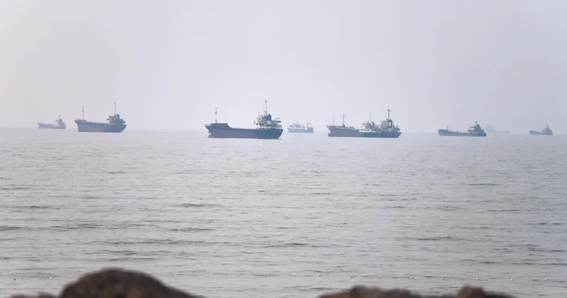 CENTCOM: Hörmüz boğazı naviqasiya üçün açıqdır və İranın nəzarətində deyil