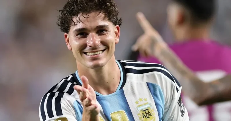 Xulian Alvares Argentina İsveçrə matçının ən yaxşı oyunçusu seçildi