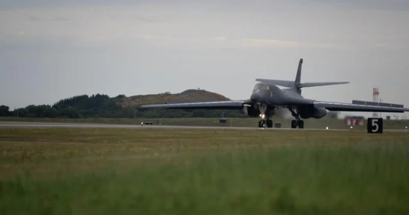 ABŞ bombardmançı təyyarələri Rusiya sərhədi yaxınlığında