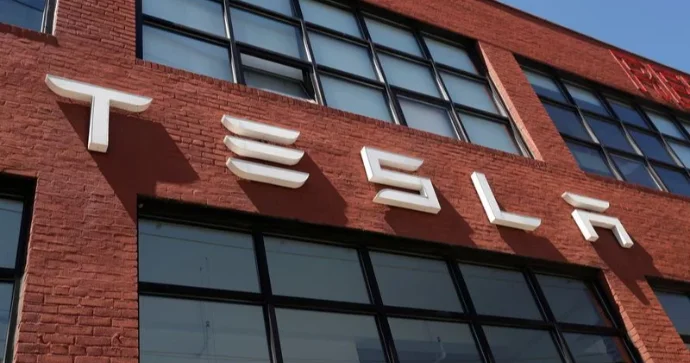 Tesla da liderlik böhranı: Ard arda istefalar şirkəti hara aparır?