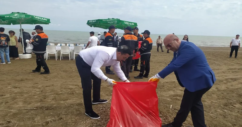 Sumqayıt Bələdiyyəsi Xəzər sahilindəki iməcilikdə iştirak edib