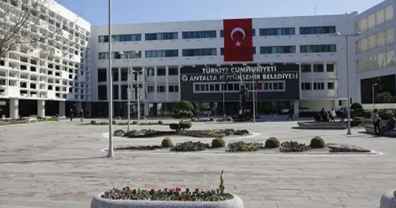 Antalya Böyükşəhər bələdiyyəsində əməliyyat keçirilib, 17 nəfər həbs olunub