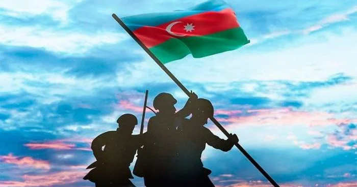 Üçrəngli Bayrağınla Məsud Yaşa! Bir daha Himnimiz haqqında