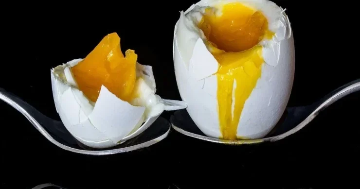 Yumurtanın sarısı maye qalsın istəyirsiniz? Dəqiq bişirilmə vaxtları