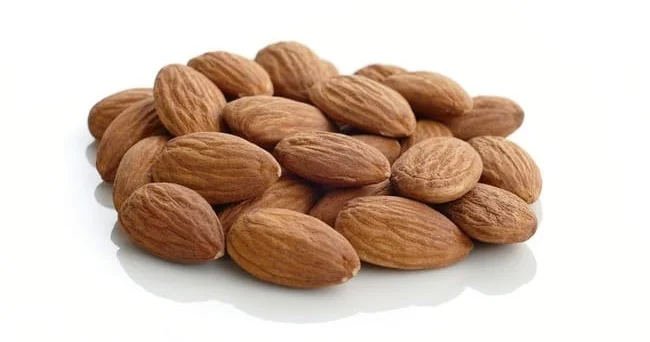 Vitamin və minerallarla zəngin olan badam... Badamın insan sağlamlığına hansı faydaları var? Video