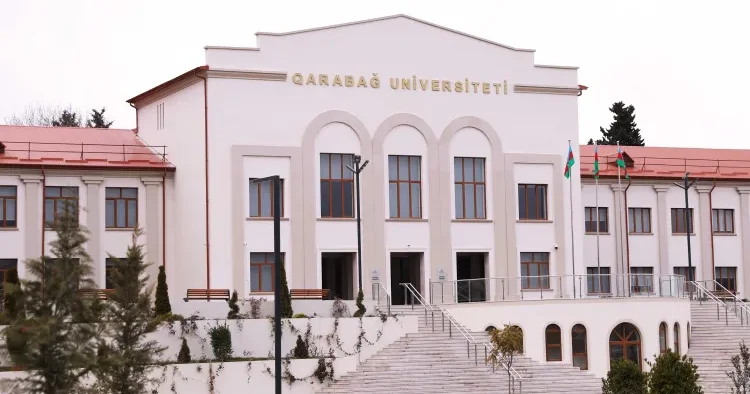 Qarabağ Universitetində ingilis və rus bölmələri niyə açılmır?