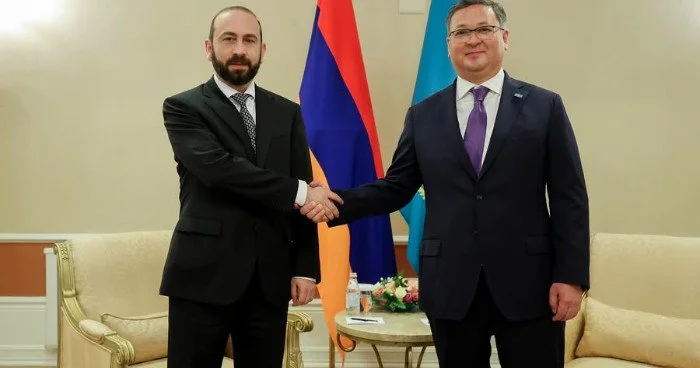 Ermənistan və Qazaxıstan XİN rəhbərləri regional kommunikasiyaların blokdan çıxarılmasını müzakirə edib