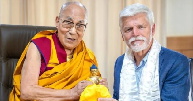 Çin Dalay Lama ilə görüşdən sonra Çexiya prezidenti ilə bütün əlaqələri kəsdi