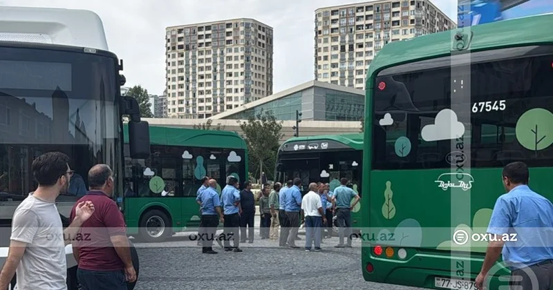 Metronun 28 May stansiyasının yaxınlığında BakuBus avtobusları toqquşublar