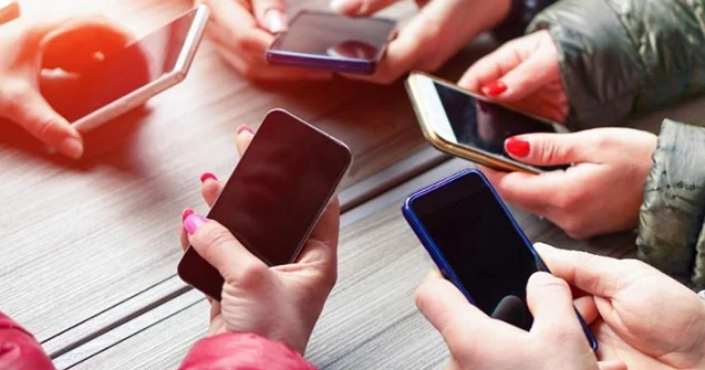 Azərbaycanlılar hansı telefonu seçir? Son 5 ilin müqayisəsi