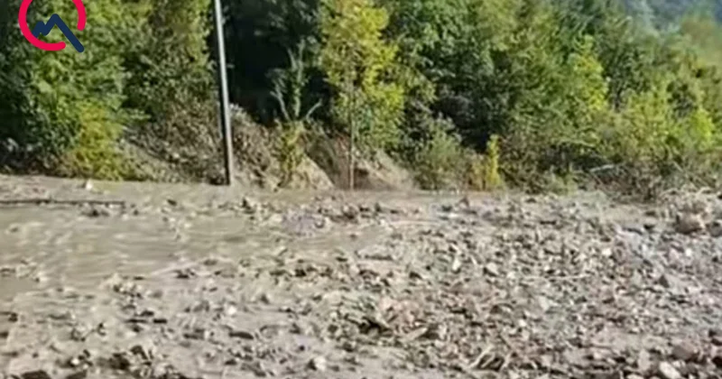 Avtomobillər lilə batdı, yol bağlandı Fotolar