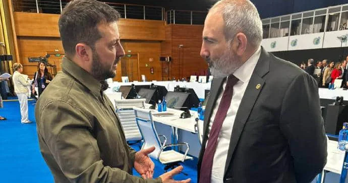 Zelenski Paşinyanla regionu müzakirə etdi