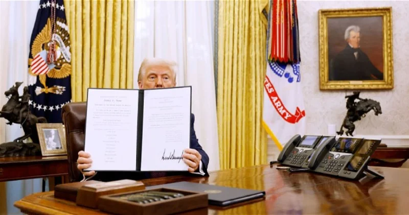 Трамп объявил о прекращении оплаты операций по смене пола детям по медстраховке