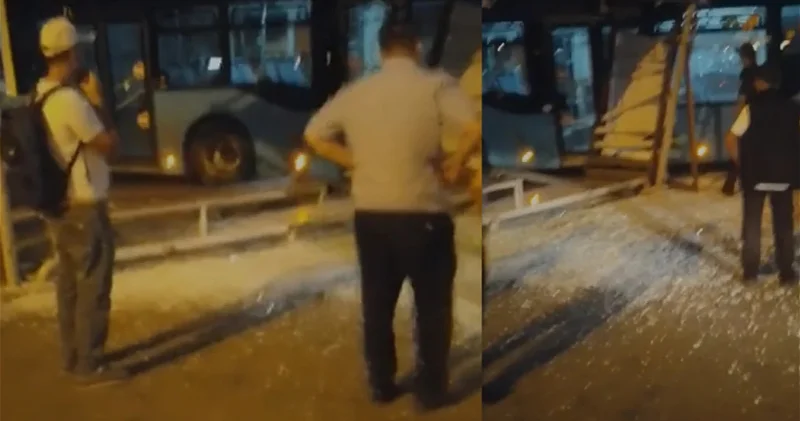 В Баку автобус врезался в остановку ВИДЕО