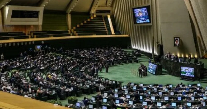 Москва дожала Пезешкиана, но взорвала иранский парламент… наш обзор