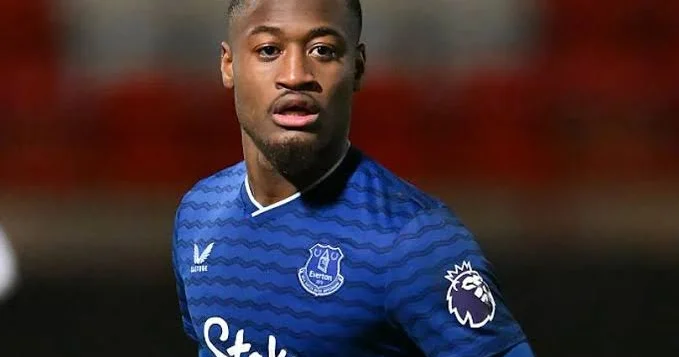 “Everton”un hücumçusu mərc qalmaqalında