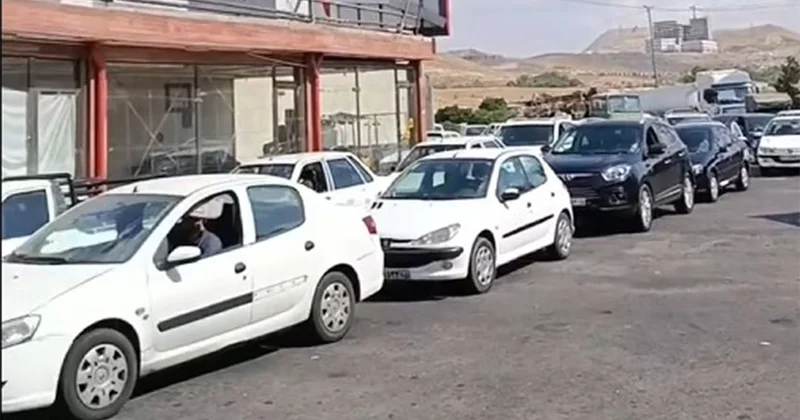 Təbrizdə benzin qıtlığı uzun növbələr yaratdı Video