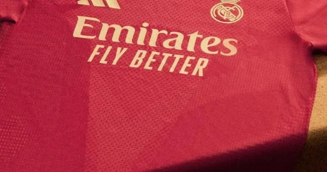 "Real"ın çəhrayı formaları Şəkillər