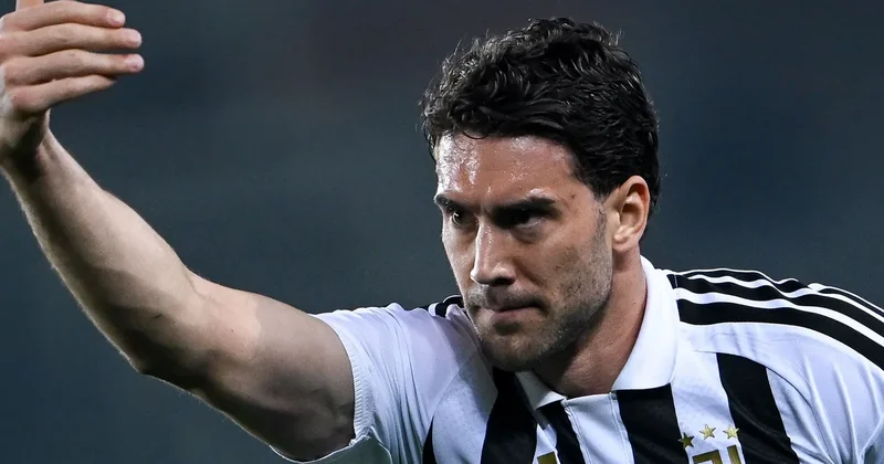 Duşan Vlahoviç “Beşiktaş”a keçir
