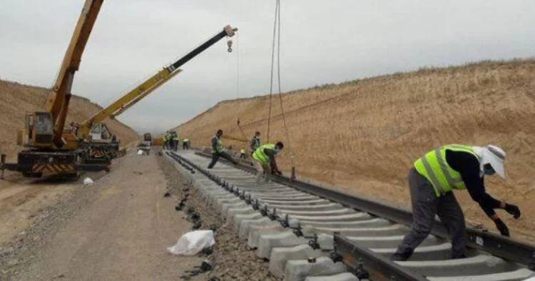 Türkiyə Ermənistanla sərhəddəki dəmir yolunun təmirinin davam etdirir