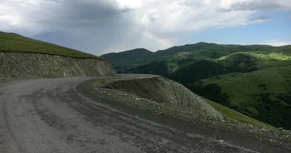 Ermənistan Kəlbəcər istiqamətində yeni yol çəkir