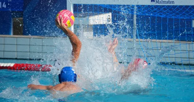 Первый в истории роботизированный матч AI Water Polo