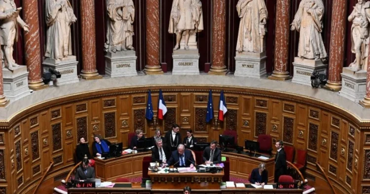 Le Pen və Melanşon Fransa Senatına daxil olmağa hazırlaşır