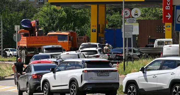 Rusiyada yanacaq böhranı yarandı, hökumət təcili toplandı