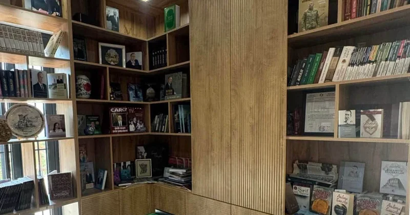 Laçındakı kitabxana bağlanır FOTOLAR
