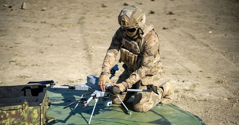 Türkiyə yeni dəstə halında hücum edə bilən ağıllı dronlarını nümayiş etdirdi (Video)