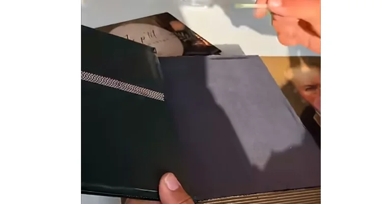Kibrit çöpü ilə açılan kitab VİDEO
