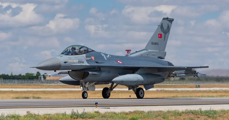 Турецкий F 16 потерпел крушение ВИДЕО