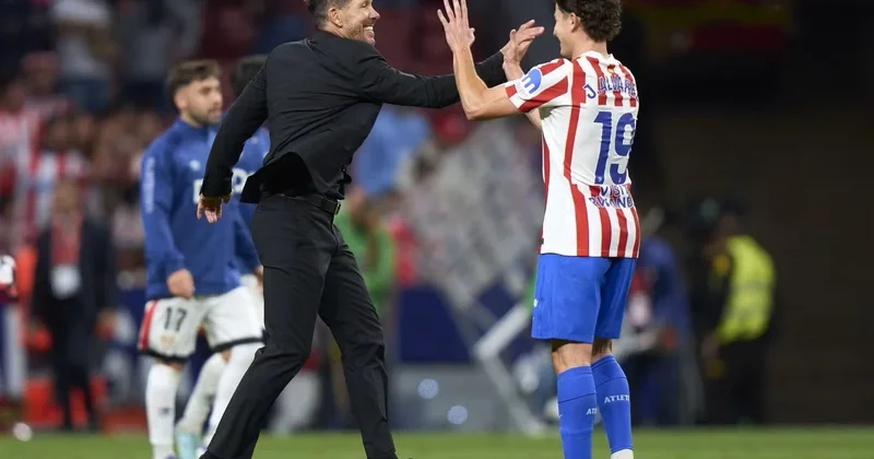 Alvares Simeone ilə “Barselona”ya keçidini müzakirə edib