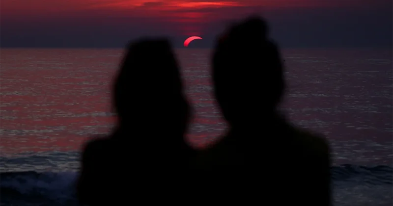 Günəşə kölgə düşdü... Fotolar Video