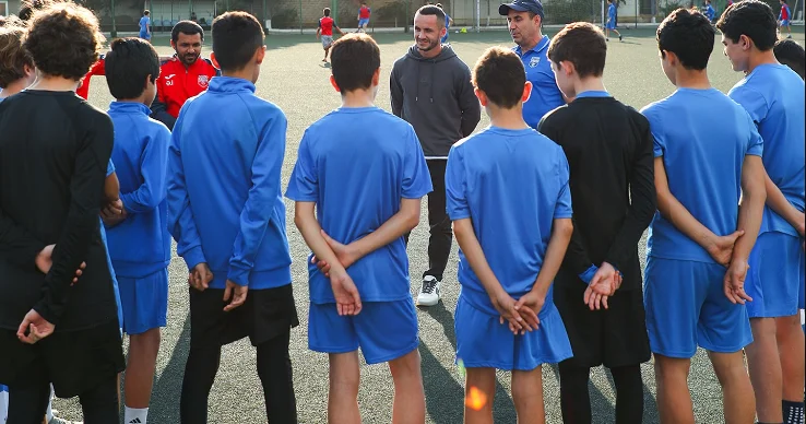“Sabah”ın futbolçusundan akademiya ziyarəti