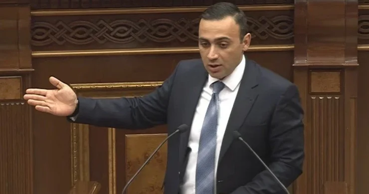 Erməni deputatdan etiraf: Konstitusiyamız dövlətçiliyə birbaşa təhdiddir