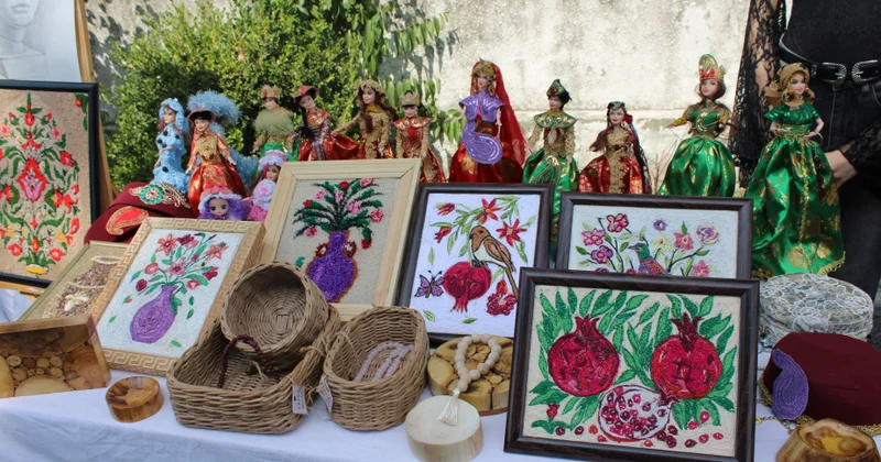 Şəkidə region gənclərinin istedadı və əl işləri nümayiş etdirilib