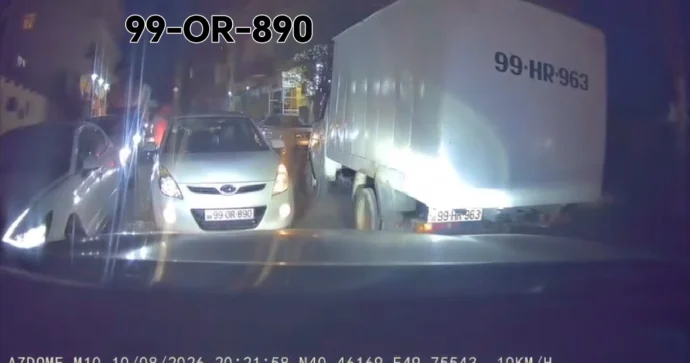 Hamıdan qabağa keçmək istəyən xanım sürücü yolu kəsdi VİDEO