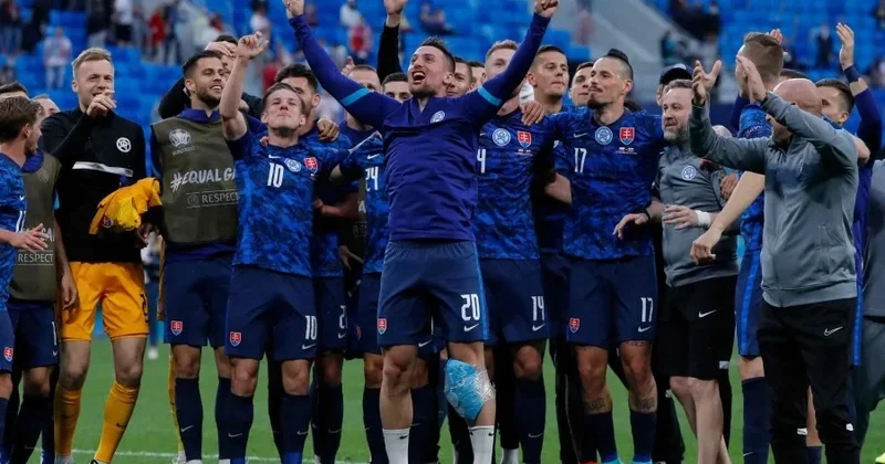 UEFA dan tarixi qərar: SLOVAKİYA DA ÇEMPİON ELAN EDİLDİ