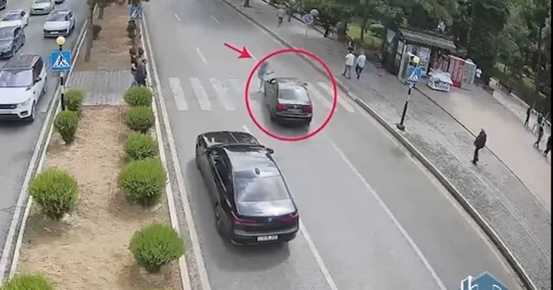 Avtomobil piyada keçidində qəza törətdi