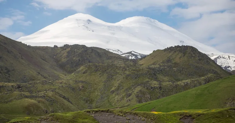 Elbrus dağındakı kanat yolunda baş verən qəza zamanı 2 nəfər həlak olub, 9 u yaralanıb