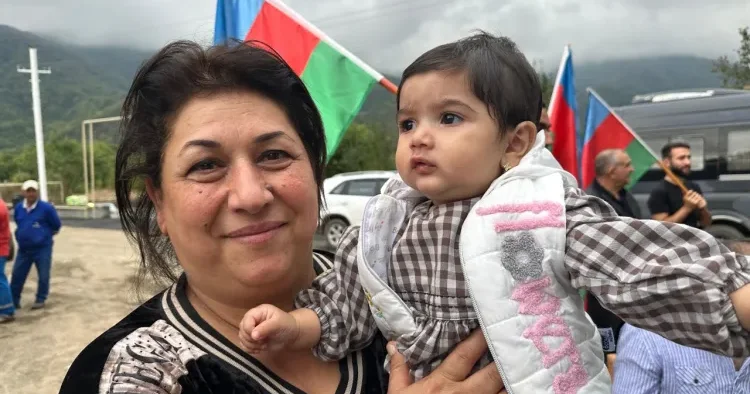 Badara kəndinə yola salınan köç ünvana çatdı FOTO