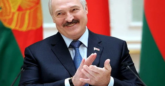 Lukaşenko xanım sənətçiyə kartof vəd etdi