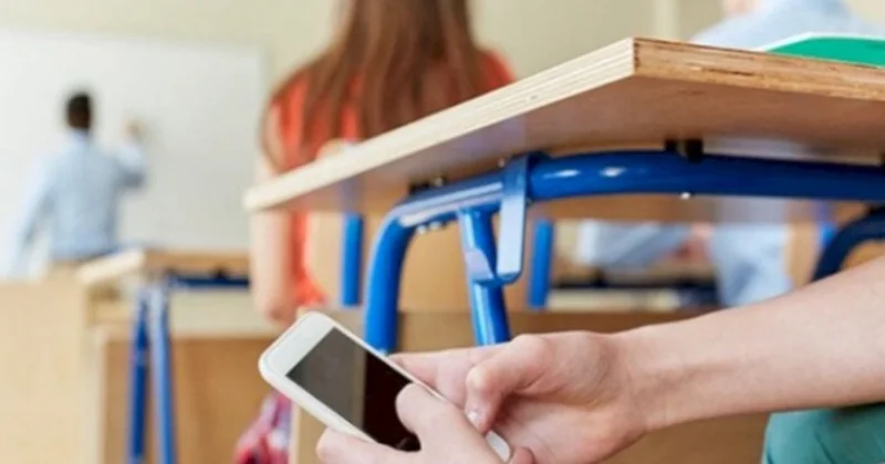 Şagirdlər tədris vaxtı telefondan istifadə edə bilərlər?