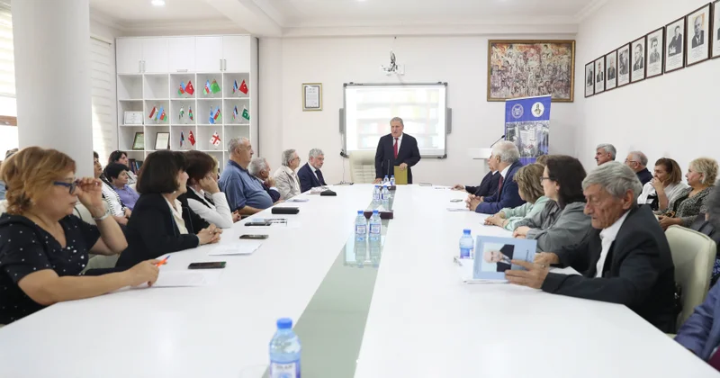 “Bəkir Nəbiyev və ədəbiyyatşünaslığın aktual problemləri” elmi sessiya
