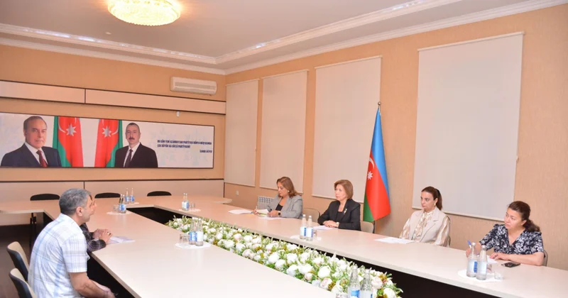 Komitə sədri Şamaxıda vətəndaşların müraciətlərini dinləyib FOTOLAR