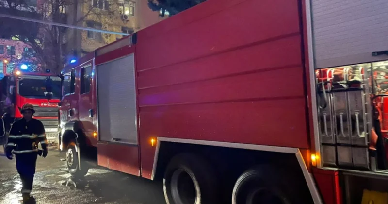 В поселке Мехдиабад жильцов эвакуировали из горящего дома Minval Politika