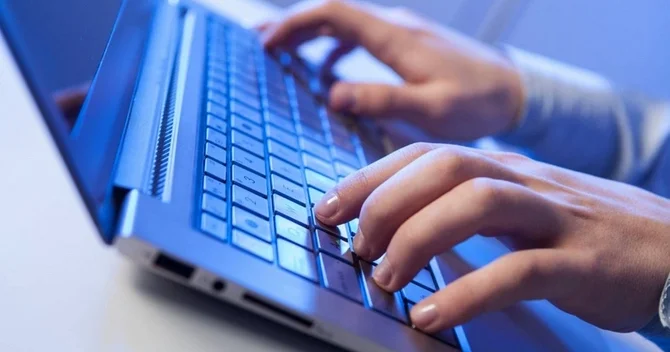 Yeni tədris ili əlaqəli məktəblərdə şagirdlərin istifadəsi üçün 40 minə yaxın kompüter verilib